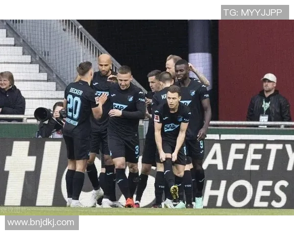 沃尔夫斯堡客场逼平弗赖堡,德甲欧战资格争夺激烈对决 沃尔夫斯堡客场逼平弗赖堡,德甲欧战资格争夺激烈对决